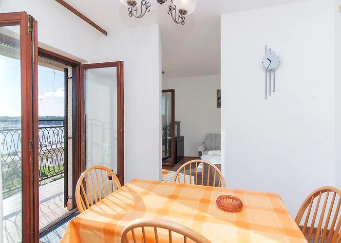 Guest house Franko 234 3*