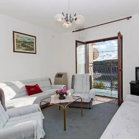 בית הארחה Franko 234 פולה