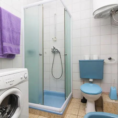 弗兰科234号公寓式酒店 招待所