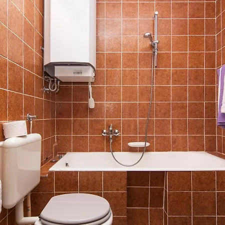 弗兰科234号公寓式酒店 3*